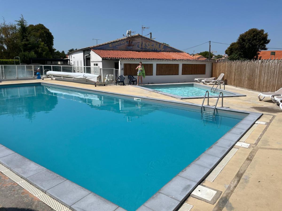 Mobil Home à Meschers au camping l'Escale proche de Royan Esterno foto